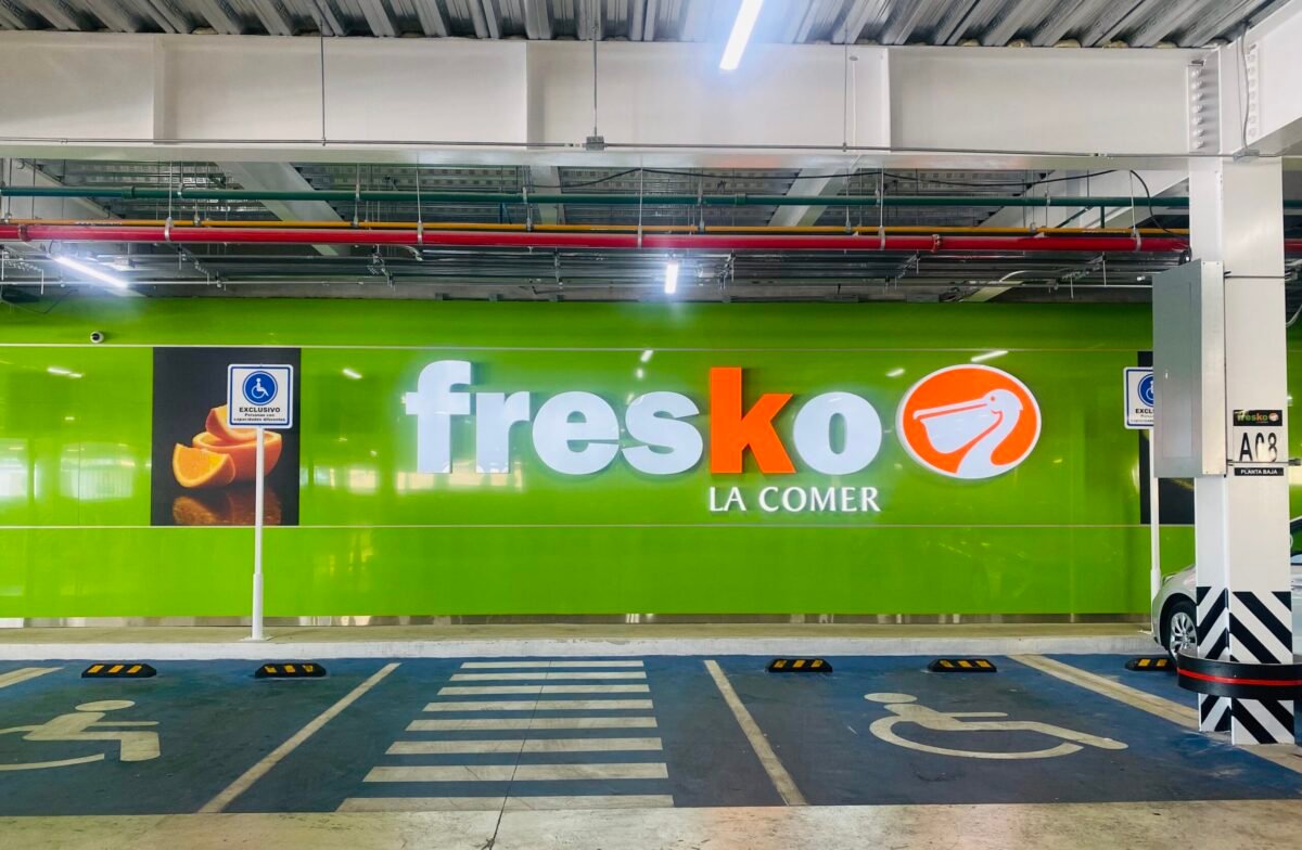 Fresko grocery store sign grocery stores in Merida Mexico