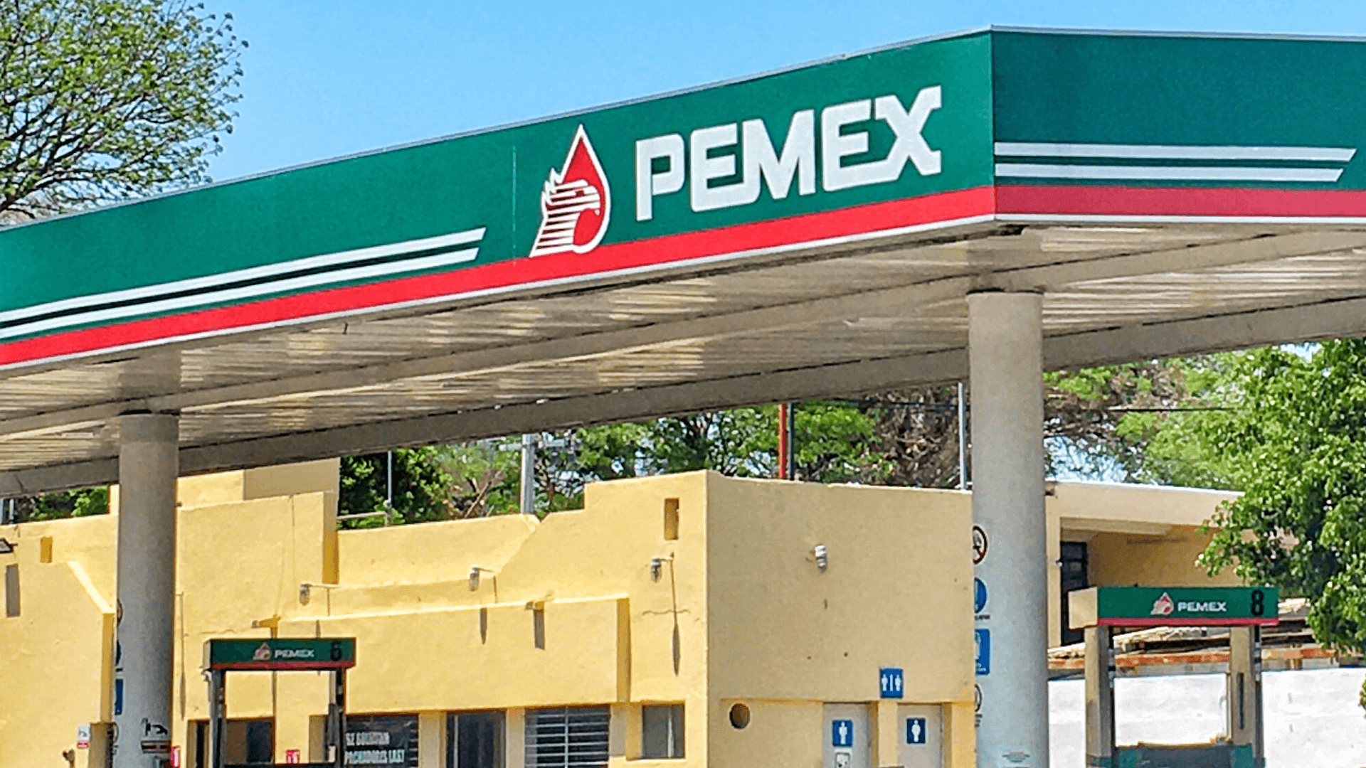 How do I pump gas in Mérida?