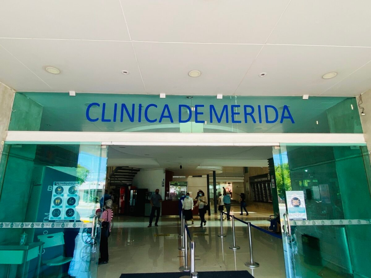Clinica de Merida hospital entrance